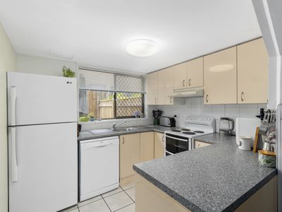 2 / 60 Coolangatta Road, Coolangatta