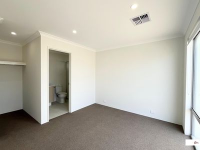 8 Cordelia Street, Eglinton