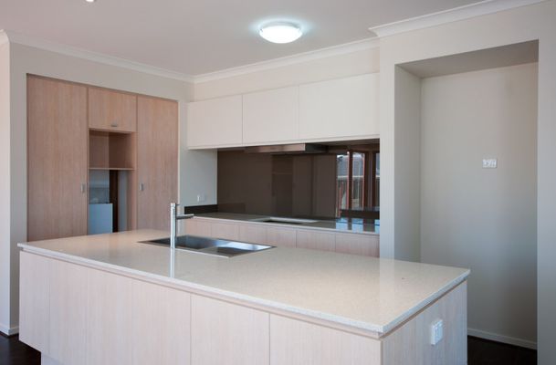 24 Oakgrove Drive, Craigieburn