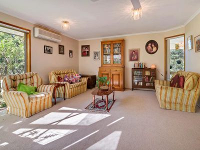 8 Brushwood Drive, Parkwood