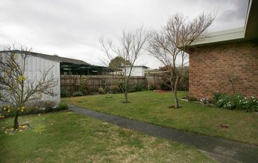 8 Sylvia Road, Beaconsfield