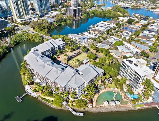 Dual-Key Living in Paradise Island Resort – Versatile 1 Bedroom + Studio Setup!