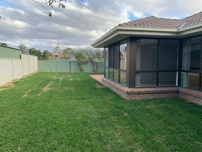 18 Wahroonga Drive, Hillvue