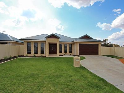 2 Riseberry Way, Kalgoorlie