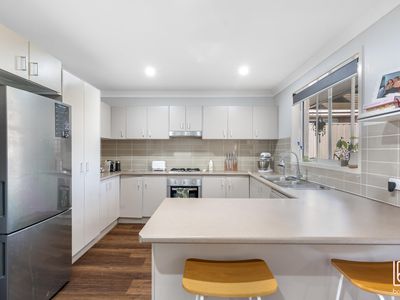 79 Georgia Drive, Hamlyn Terrace