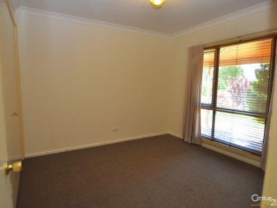 4 / 21  Bedford Avenue, Dubbo