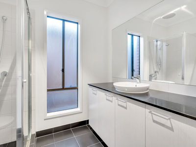 11 Grande Belmond Avenue , Clyde