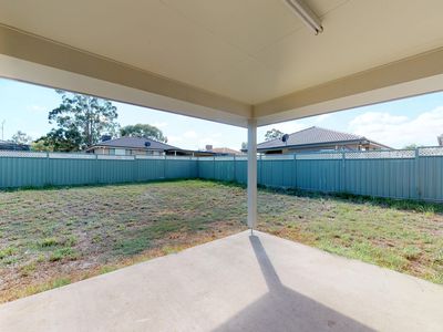 22 Dalbeattie Crescent, Dubbo