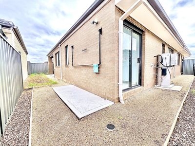 25 Dryandra Street, Manor Lakes