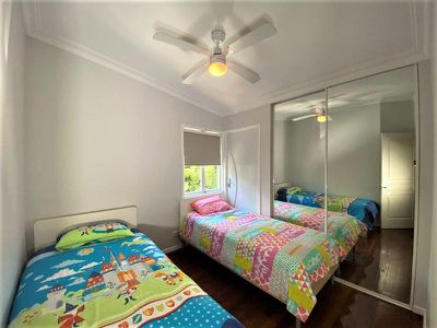 5 Gardenvale Street, Holland Park West