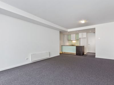 15 / 100 Queensberry Street, Carlton