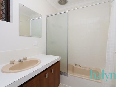 2 / 34 Henley Street, Como