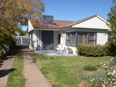 7 Lovett Ave, Dubbo
