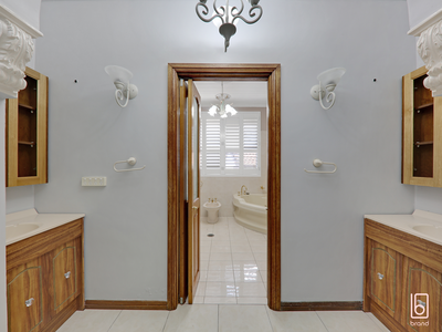 5 Cranbrook Crescent, Killarney Vale