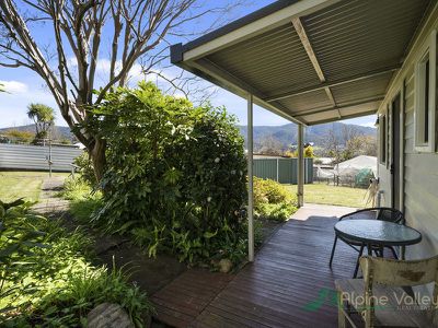 3 Mountain Avenue, Mount Beauty