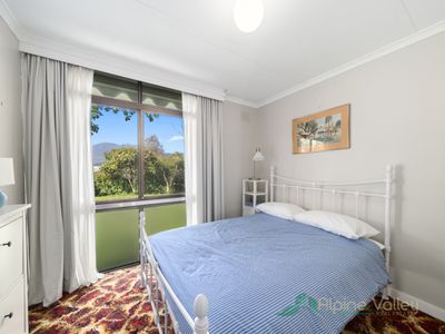 31 St Bernard Drive, Tawonga South