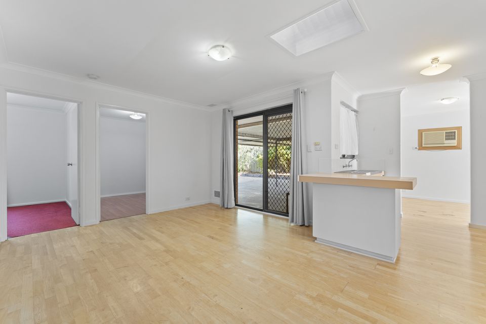 72 Cambridge Crescent, Cooloongup