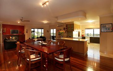 14 Woodspoint Drive, Beaconsfield