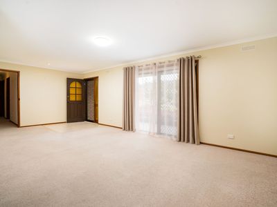 1 / 32 HUON CREEK ROAD, Wodonga