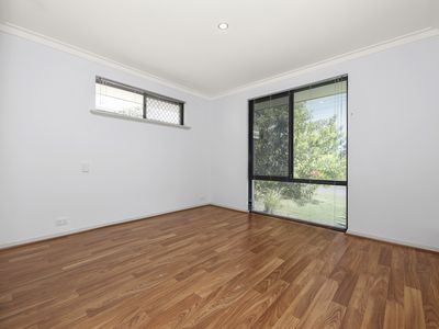 24 Taylor Way, Hillarys