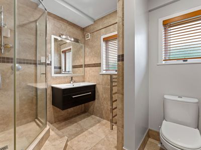 11 Katui Street, Castor Bay