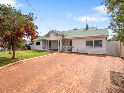 42 Lyall Street, Lamington