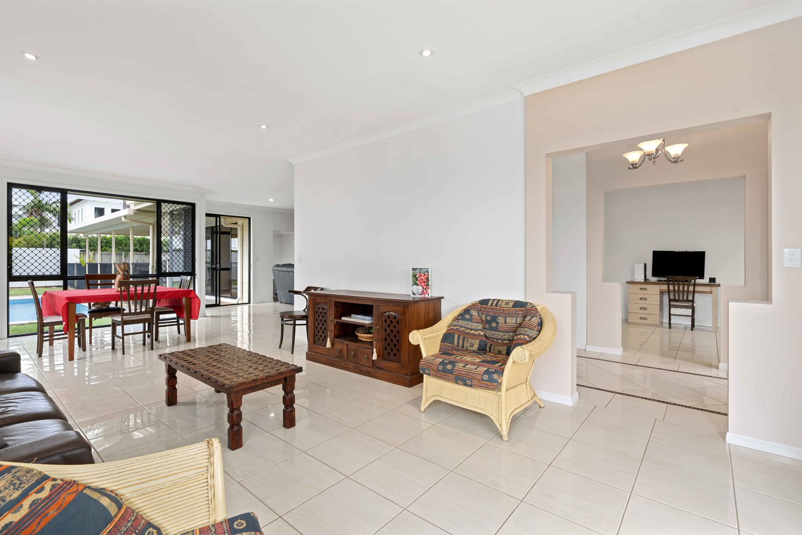 Photo 6 of 18, 10 Pennant Court, Peregian Springs