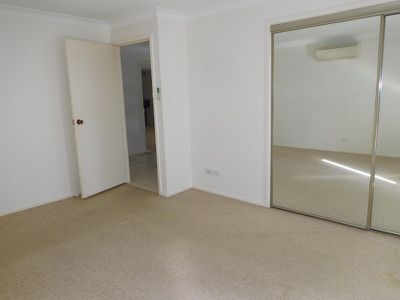 4 Trebbiano Place, Eschol Park