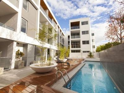 60 / 20  ROWE AVENUE, Rivervale