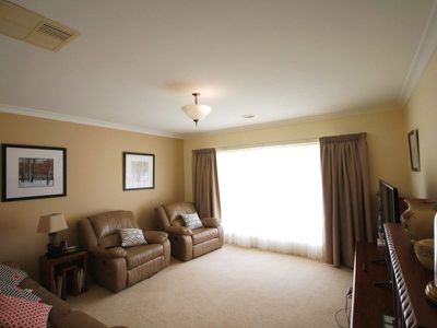 28 Collyndale Drive, Wangaratta