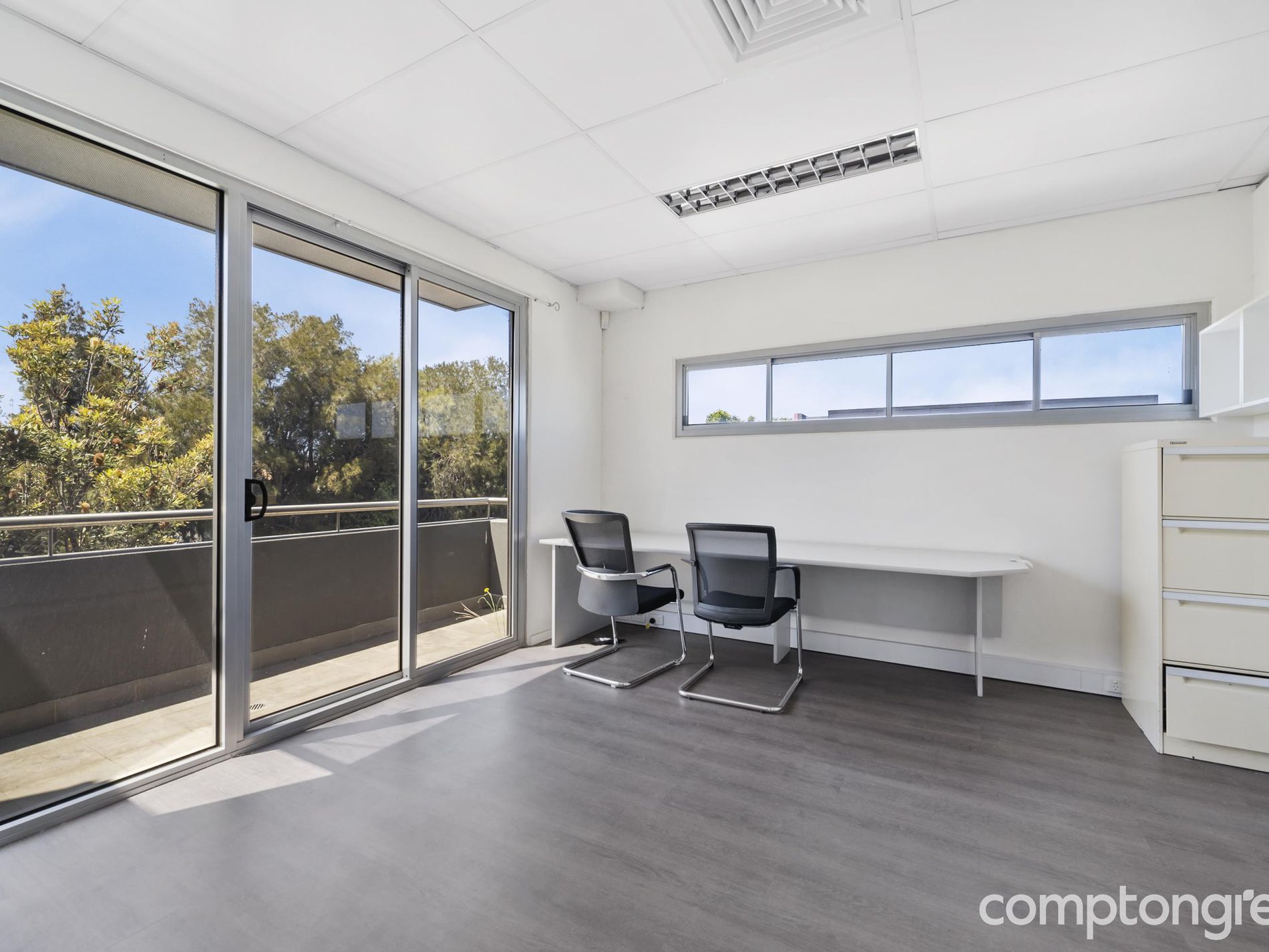 1&2 / 2a Akuna, Williamstown