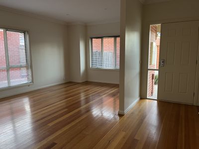 2 / 19 Marshall Street, Newtown