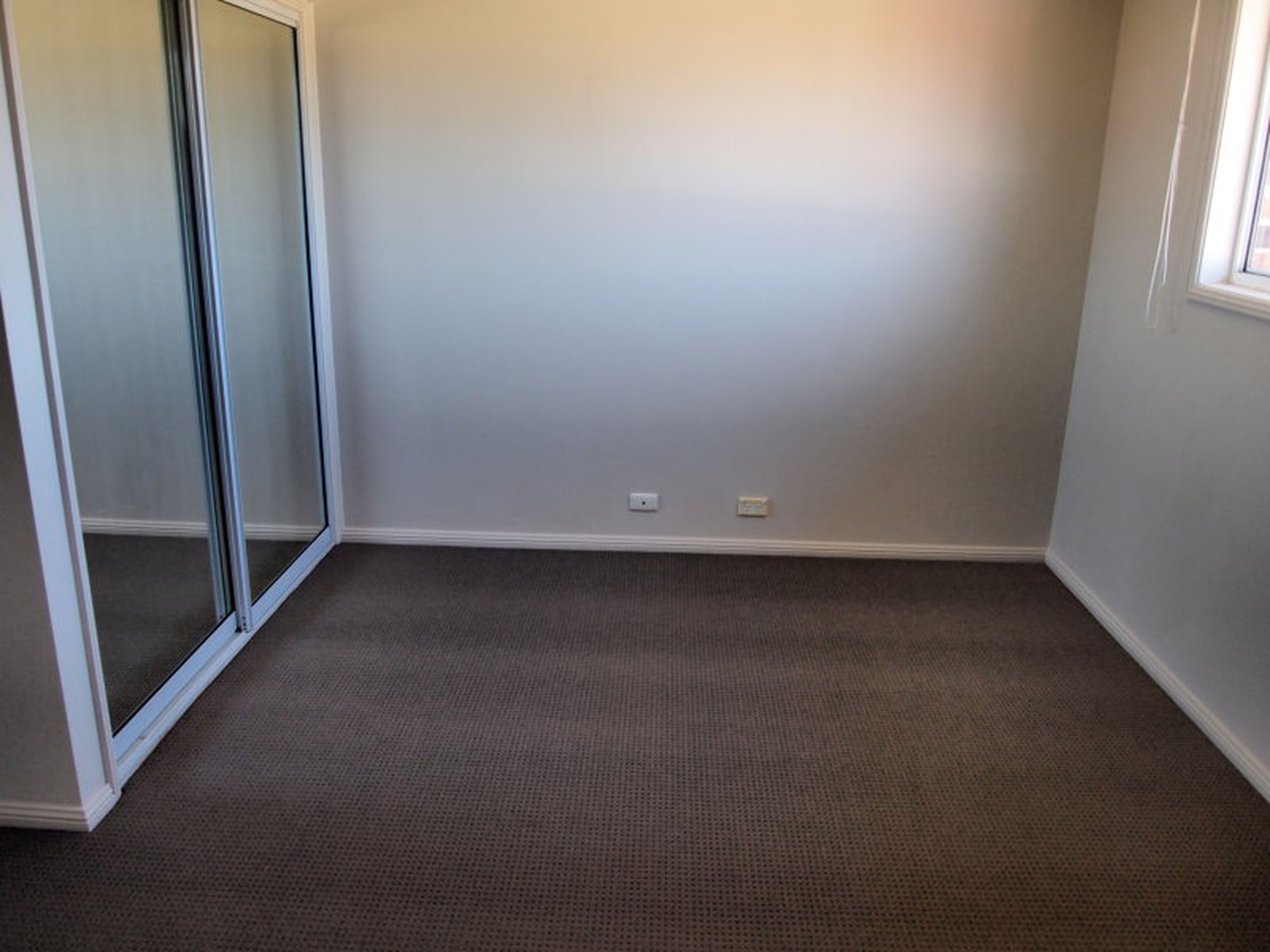 1 Bunda Place, GLENMORE PARK