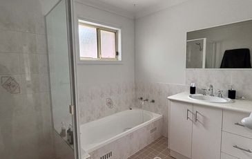 5 Government Road, Summerland Point