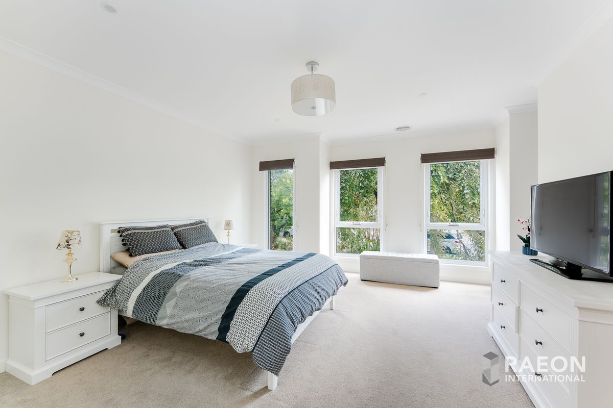 77 Mountain View Road, Balwyn North