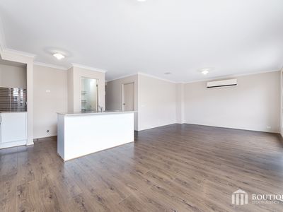 22 Rosina Drive, Officer