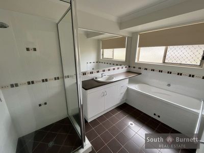 7 Deakin Crescent, Nanango