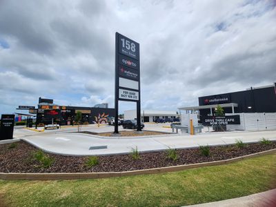 1-4 / 158 Main Street, Kawungan