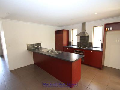 4 Strowan Pass, Carramar