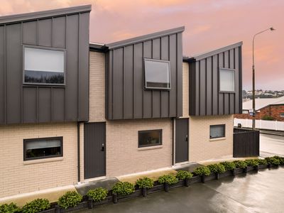 4 Dallas Lane, Caversham