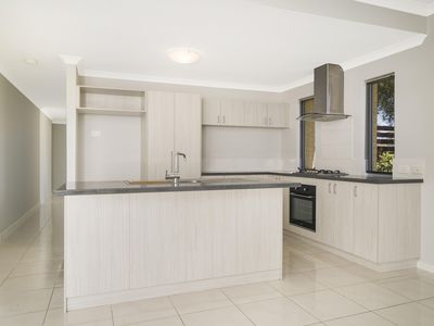 35 Roundhouse Parade, Jindalee