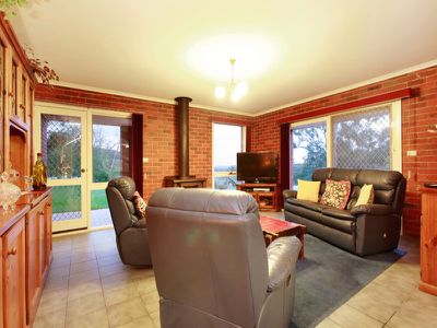276 Dickie Rd, Officer