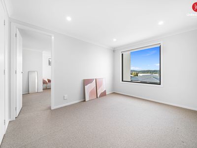 32 Jenkinson Drive, Elizabeth Hills