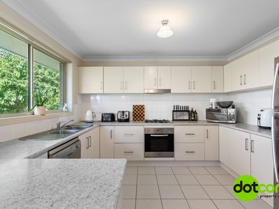 4 / 19-20 Middle Tree Close, Hamlyn Terrace