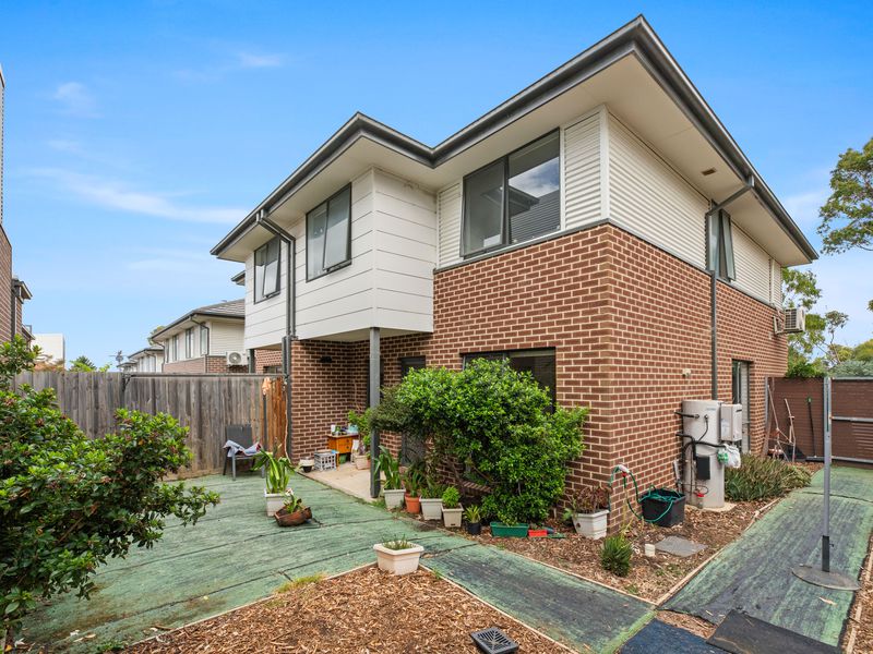 27 Parkmore Crescent, Westmeadows