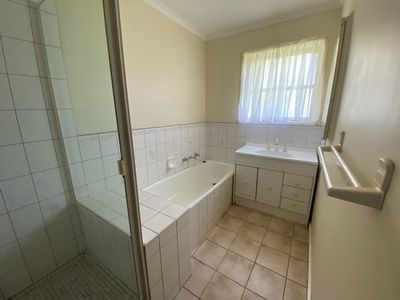 95 Chirnside Avenue, Werribee