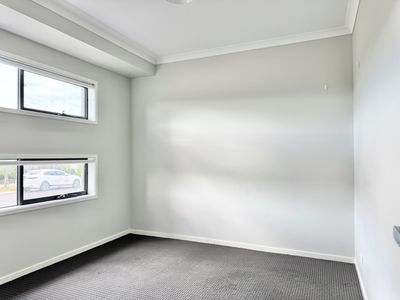 19 Elderflower Street, Manor Lakes