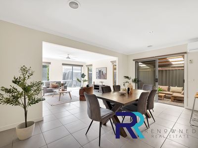 5 EMMETTS MEWS, Deer Park