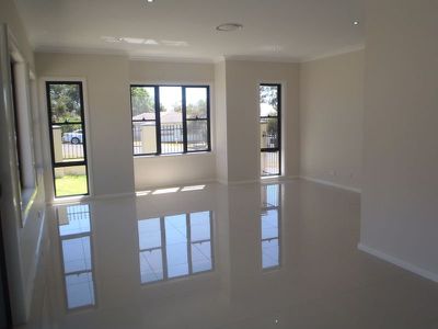 'The Avenue' / 32A Stonehaven Avenue, Dubbo