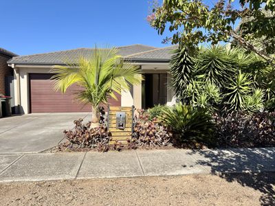 2 Salvinia Street, Manor Lakes